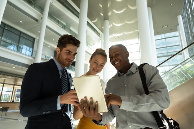 Vilka företag konkurrerar med GetTransfer? En närmare titt på webbaserade, Uber-liknande plattformar och deras centraliserade priskontroll