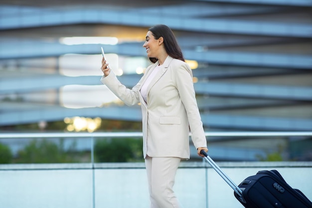 Transforming Corporate Travel: The Role of AI and Technology