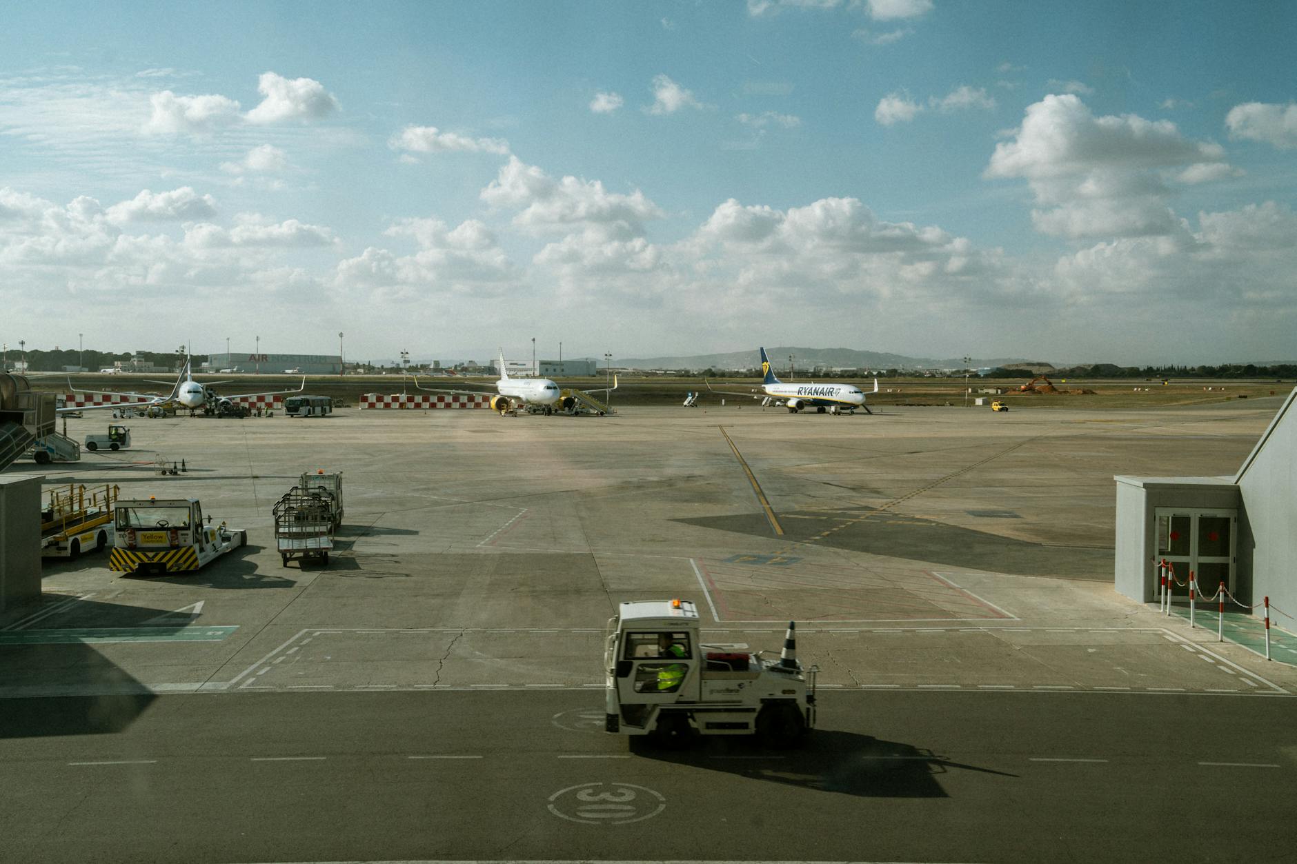 Barcelona Airport Transfer 2026: Taxi vs Shuttle vs Private