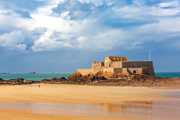 Beach House Fort Lauderdale: An Unveiling of Coastal Elegance