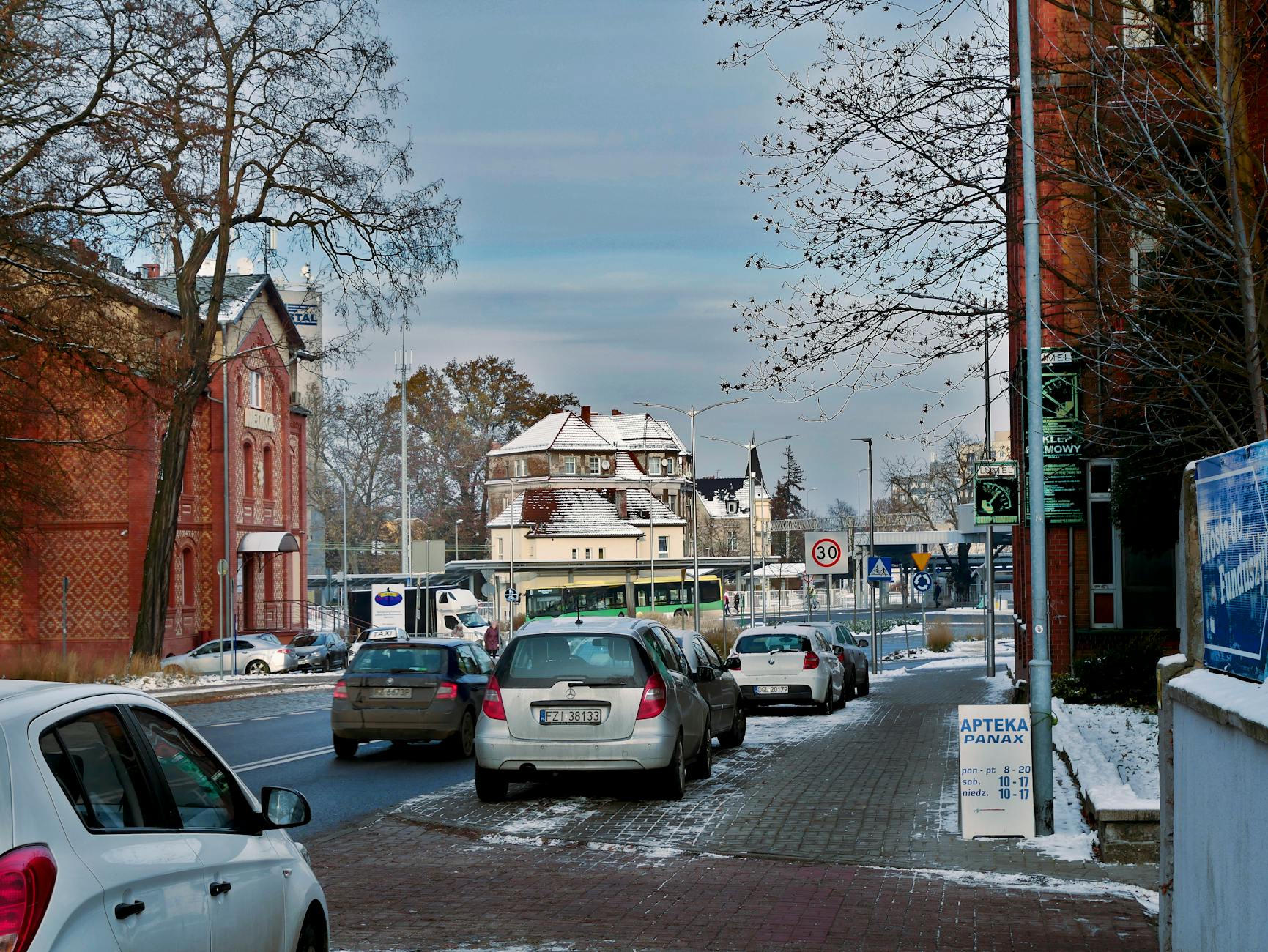 Best Time to Visit Warsaw: Weather, Crowds & Costs