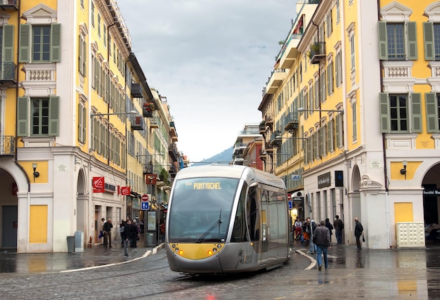Öffentlicher Nahverkehr in Bologna - Ein umfassender Leitfaden für die Fortbewegung