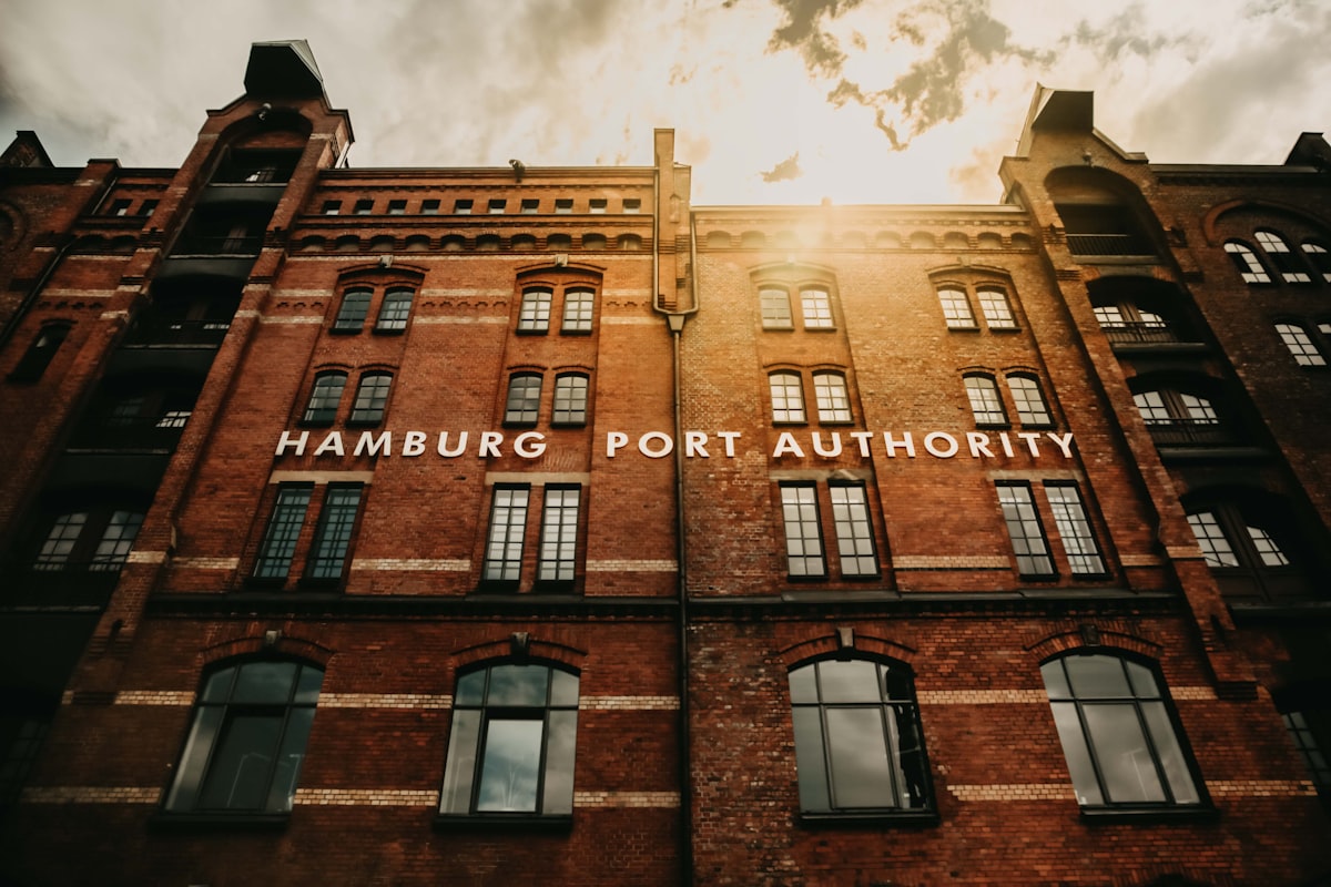 Book a Taxi at Hamburg Central Station — Up to 70% Cheaper