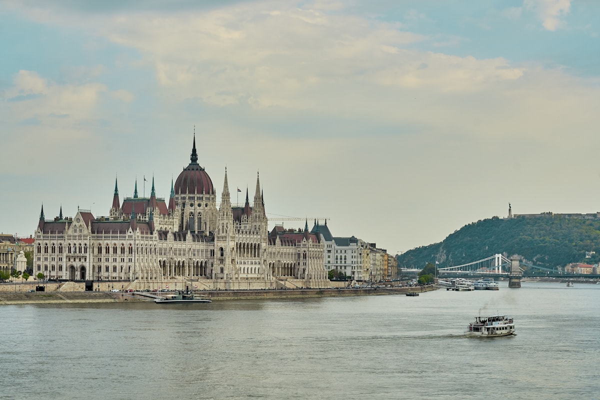 Budapest Airport Transfers - From the Airport to the City Center – Private Shuttles, Taxis & Public Transport