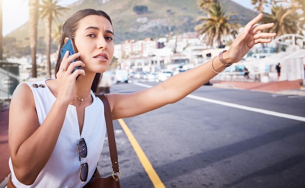 Call a Taxi in Ibiza via WhatsApp - How to Do It in a Few Simple Steps
