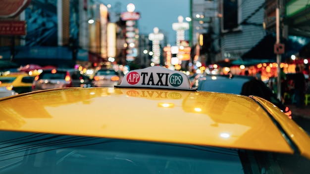 Chicago Taxi Prices and Tips - Fares, Hailing, and Getting Around