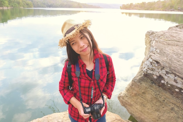 Chloe Zhao’s Hamnet: Visual Storytelling, Family Loss and the Land