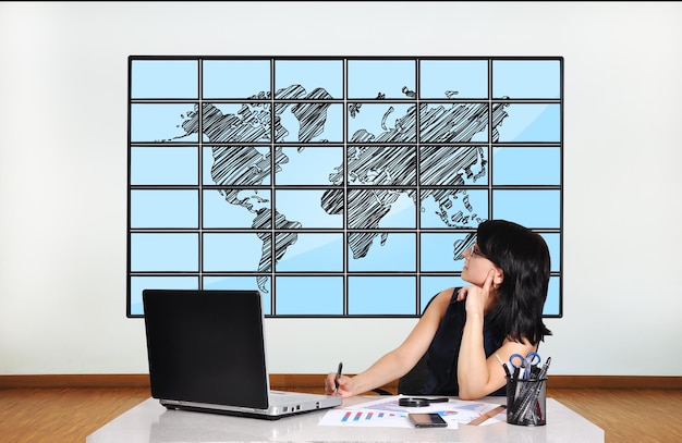 Вплив скорочення видачі робочих віз 37% у Великій Британії на подорожі та транспорт