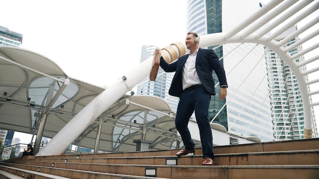 Το Ντουμπάι πετυχαίνει νέα ύψη στην επισκεψιμότητα εκδηλώσεων και στην ανάπτυξη των επιχειρήσεων για το 2024