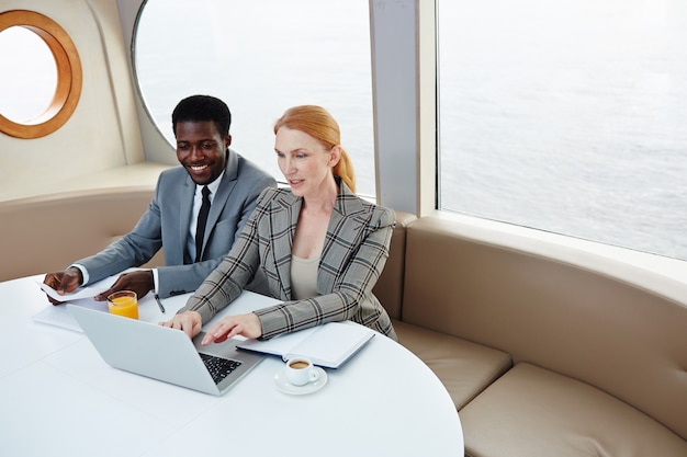 U.S. Private Charter Firms Face Fleet, Finance and Safety Pressures