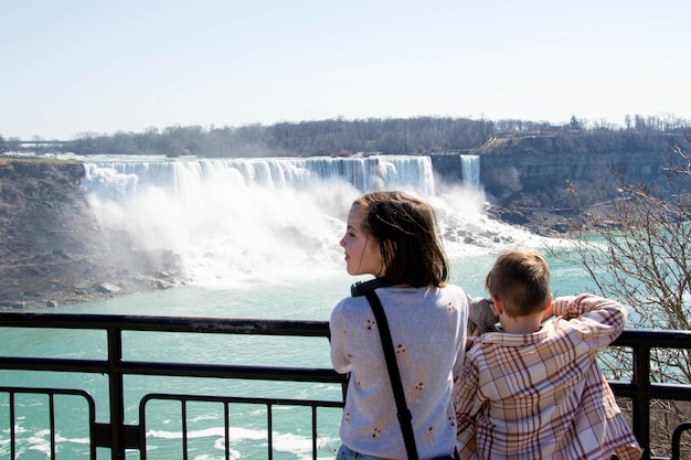Ніагарський водоспад відкриває новаторський голограмний зоопарк для цифрової ери