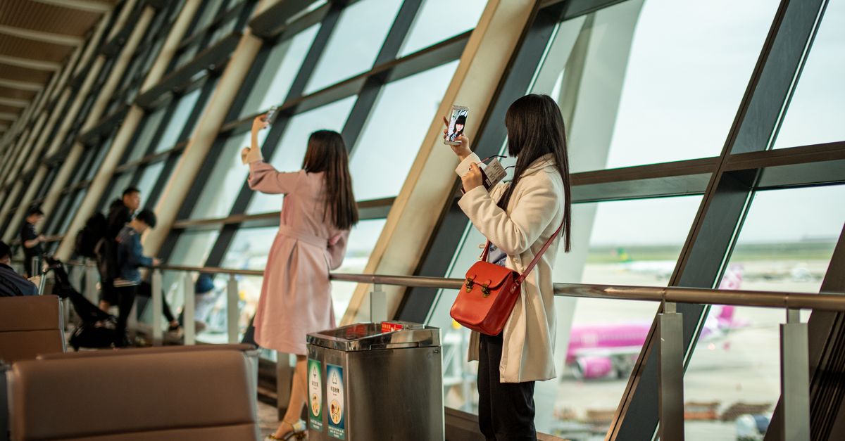 How Far in Advance Do Travelers Book Airport Transfers?