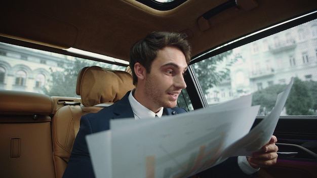 How Much to Tip Your Chauffeur - Gratuity Guide for Limo, Sedan &amp