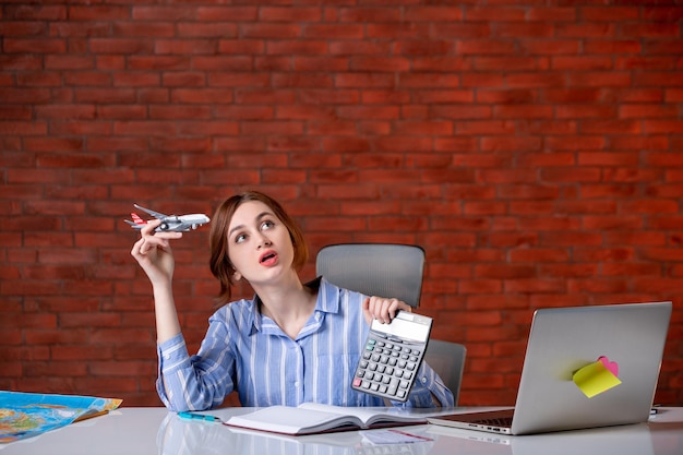 How to Calculate a Sales Agent's Commission Rate - A Practical Guide