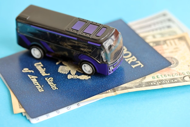 コンプライアンスを確保し、法的リスクを回避しながら、OTAや旅行代理店を通じてEUおよび英国の目的地の輸送サービスを合法的に再販する方法