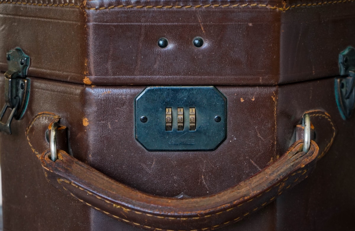 Spotting Common Pickpocket Tactics and Staying Secure During European Trips