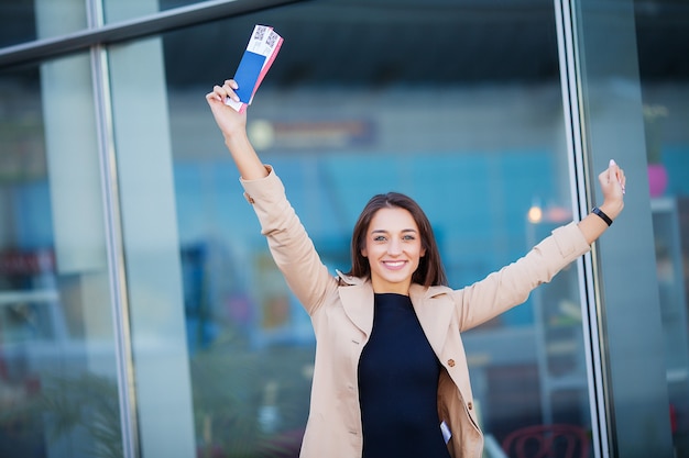 IHCL досягла рекордного доходу у ₹2,102 Crore у 1 кварталі 26 фінансового року