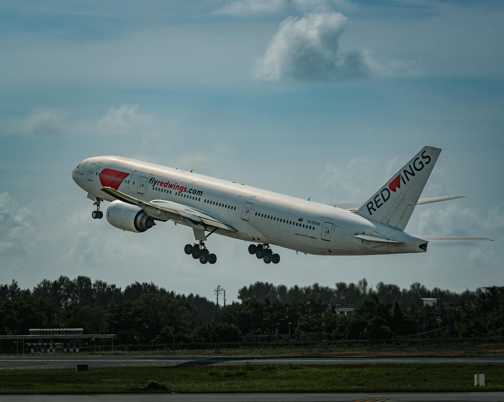 Kenya’s Flight Connectivity Expands with Flydubai’s New Nairobi Service and Tourism Benefits