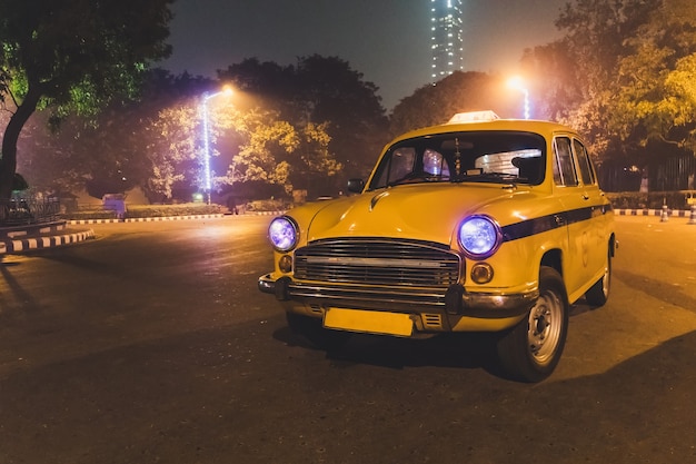 Kolkata Cab Service - Book Local, Airport & Outstation Taxis Easily