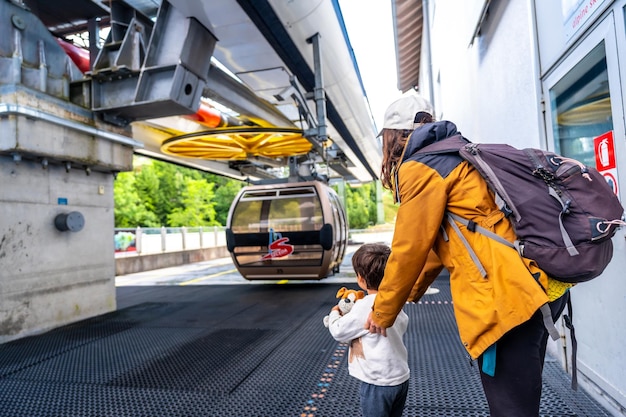 Kunming Transp或tation - Your Guide to Getting Around Easily