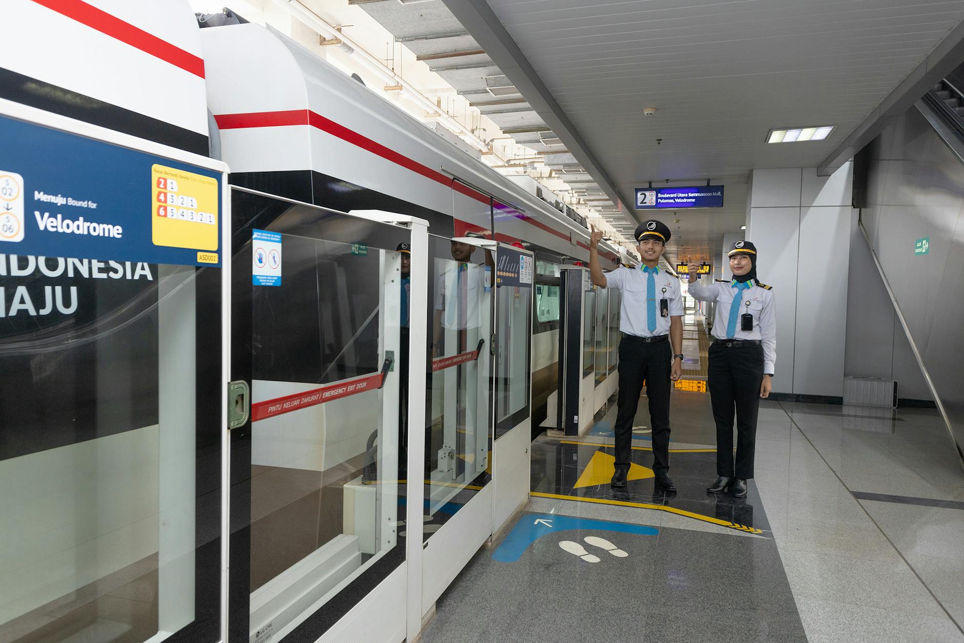 Leonardo Express: The Direct Train from Fiumicino Airport to Roma Termini