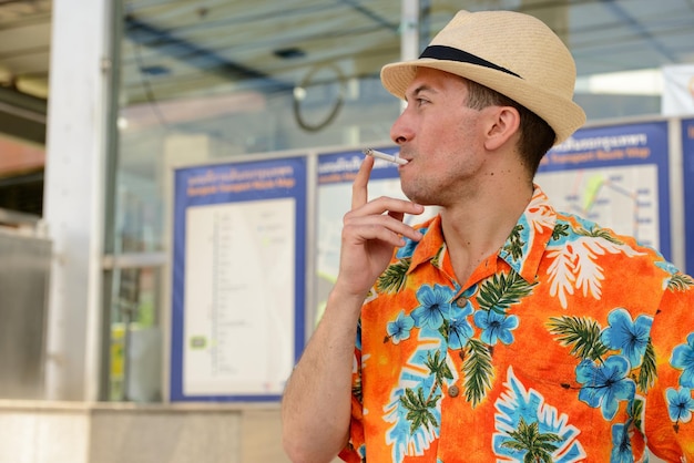 Maldives Enforces New Tobacco Ban Impacting Tourists Born After 2006 from the U.S. and Canada