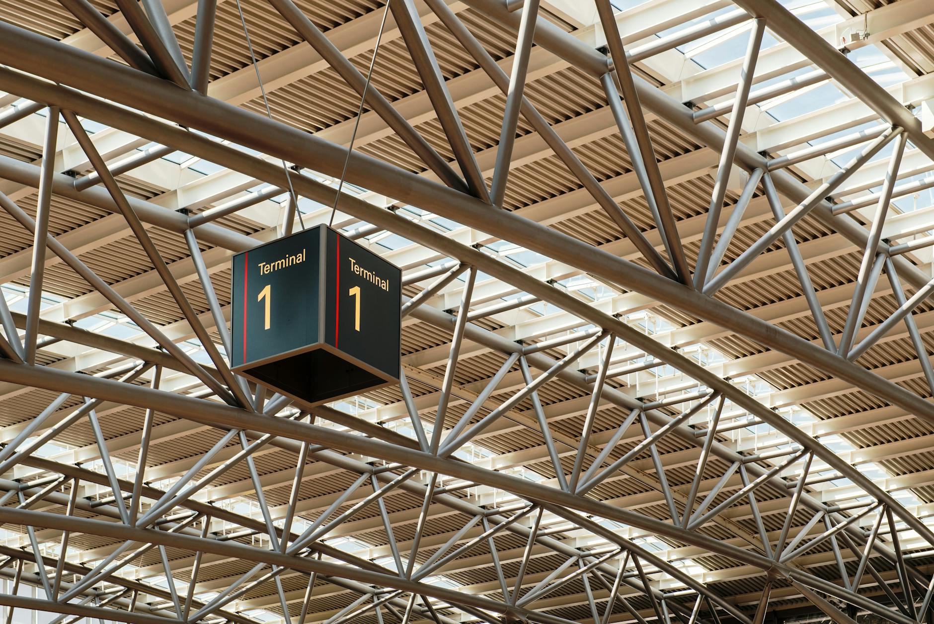 Practical Guide to Manchester Airport Terminal 2 Parking, Drop-off and Transfers