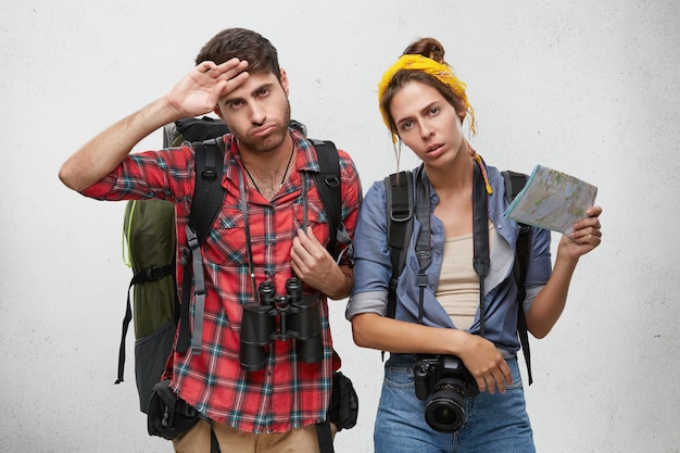 Туристи розділилися через обмеження біля культової дублінської статуї