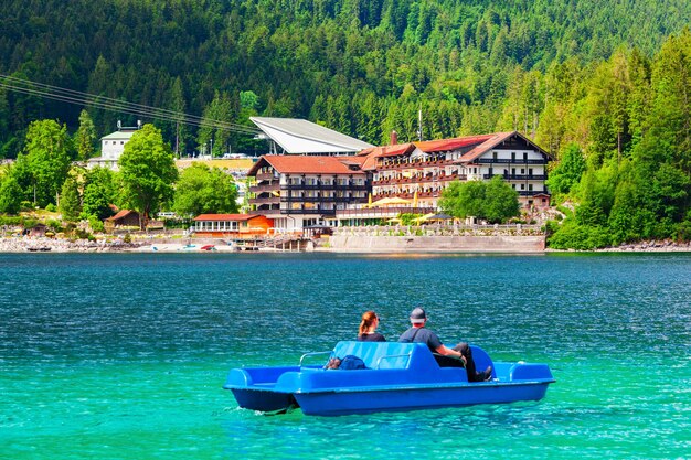 Munich to Garmisch-Partenkirchen Private Car Taxi Transfer