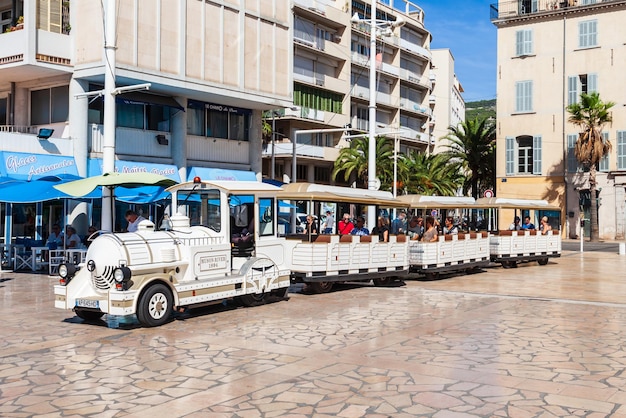 Mykonos Taxi Guide - How to Get Around the Island Easily