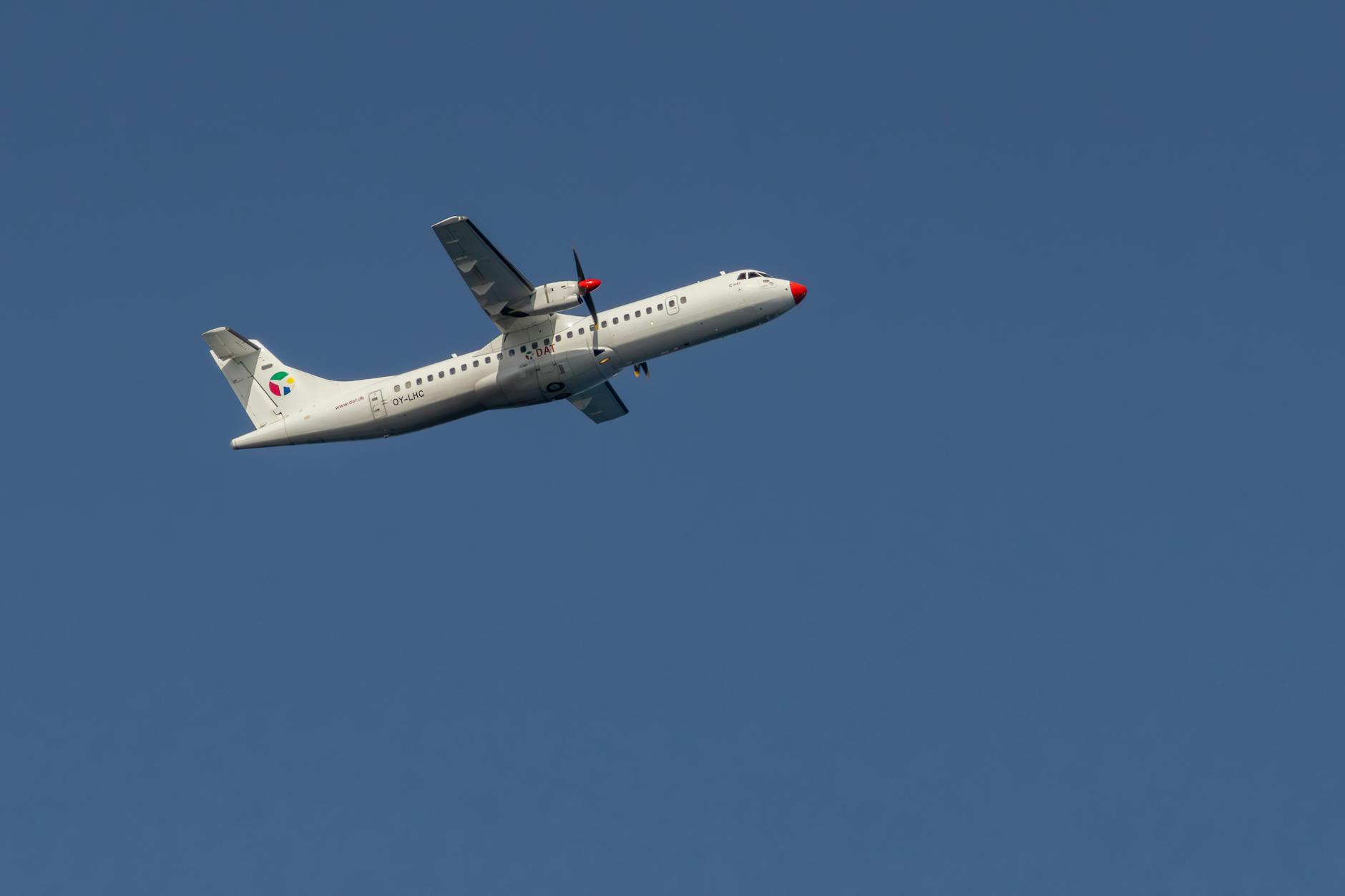 IndiGo launches ATR 72-600 services from Navi Mumbai International Airport to Ahmedabad, Diu, Goa, Rajkot, Belgaum și Kolhapur