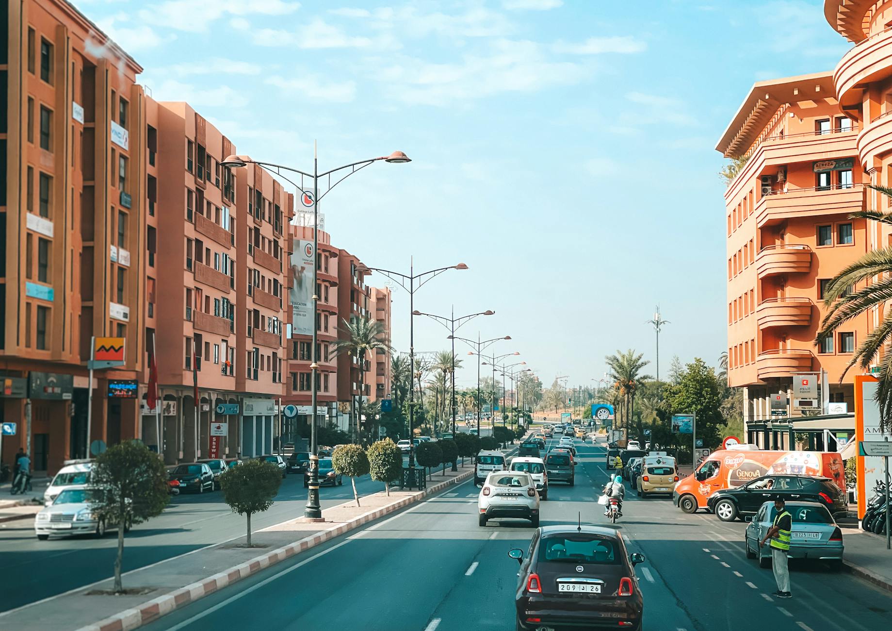 Marrakech: Public Transport vs Private Transfer