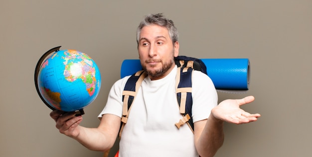 Згадуючи вплив професора Саймона Джеймса на літературу та освіту