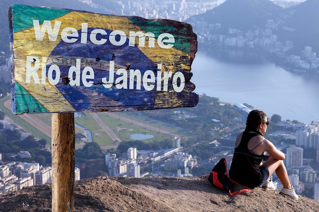 Spanish Welcome - Essential Phrases to Greet Guests και Make a Great Impression