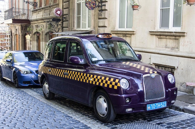 Taxis in St. Petersburg, Russia - A Practical Guide to Getting Around the City by Taxi