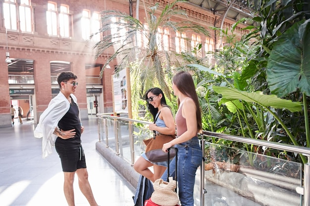 Park Hyatt Bangkok Teams Up with BACC to Celebrate Chatchai Puipia’s Art and Boost Cultural Education