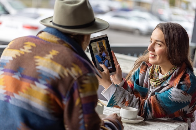 Innovative “Nearby” Jellemző Enhances Hotel Booking for Younger Travelers