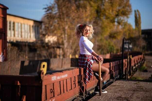 Local tips: crowds, safety, luggage limits, and rail etiquette