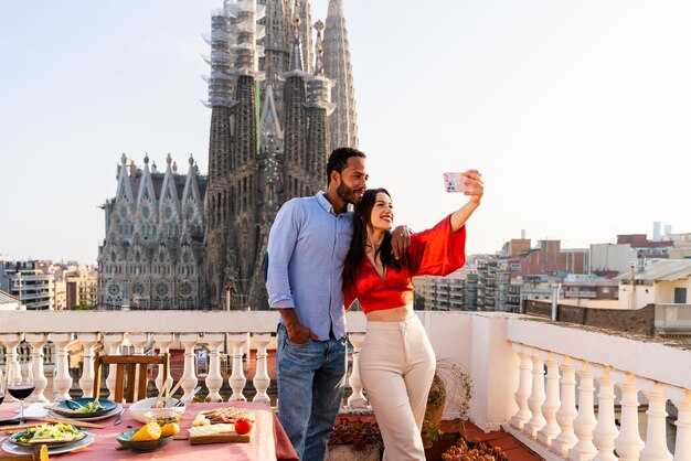 Two Safe Bike Routes to La Seu Cathedral and Plaza del Ayuntamiento