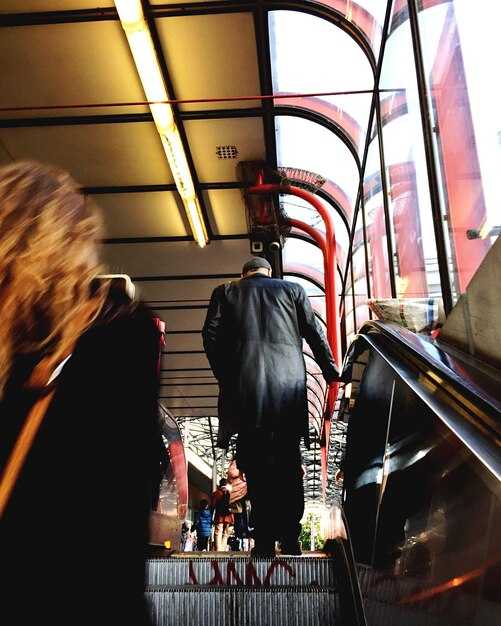 Metro Access from the Airport: Lines, Stations, and Fare Info