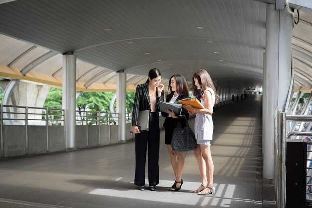 Practical Money, Safety, and Luggage Tips for Bangkok Arrival