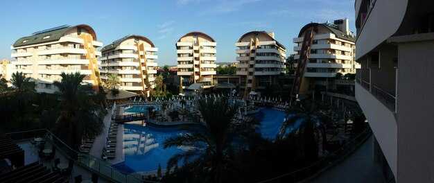 Programma Perks: Loyalty, Corporate Plans, and Long-Term Stays