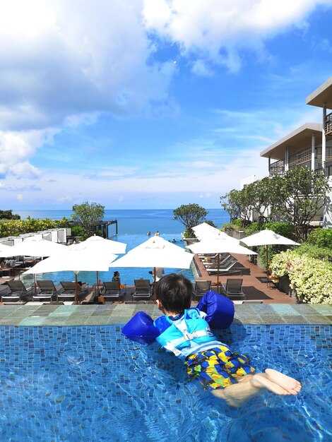 Stroller-Friendly Layouts and Elevator Access