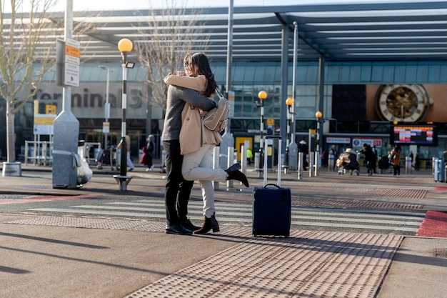 Identify your terminal: domestic vs international check‑in, baggage drop, and arrivals
