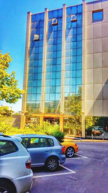 On-site Parking Availability and Space Types at Catania Hotels