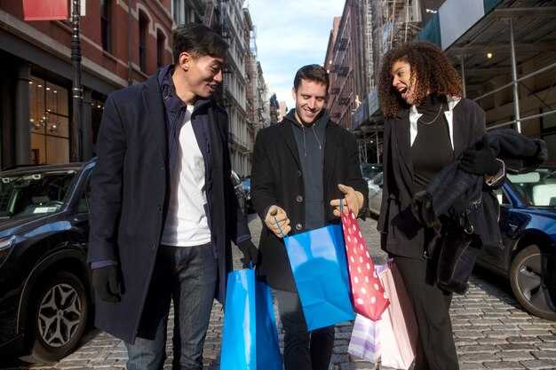 Paris Champs-Élysées & Rue du Faubourg Saint-Honoré: Practical Routes, Boutiques, and Bistros