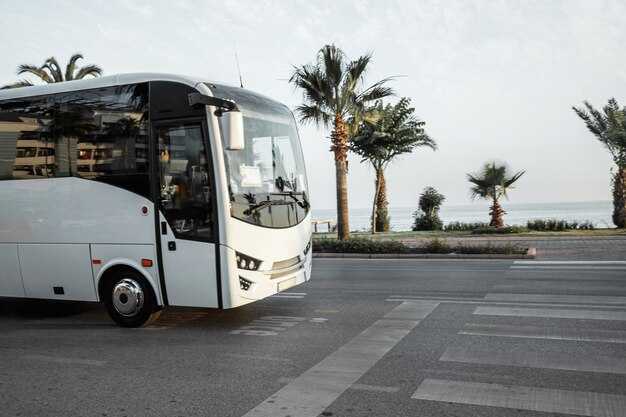 Timetable overview: daily departures, frequency, and typical travel time to AGA