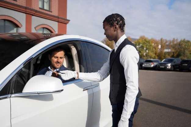 Which vehicle classes and transmission options are available at Maputo Intl Airport?