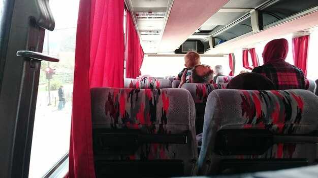 From Airport to Rialto: Group Transfer Timetables and Meet-and-Greet Options