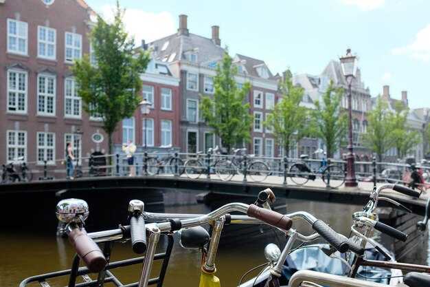 Food, Markets, and Local Experiences: Where to Taste the Region